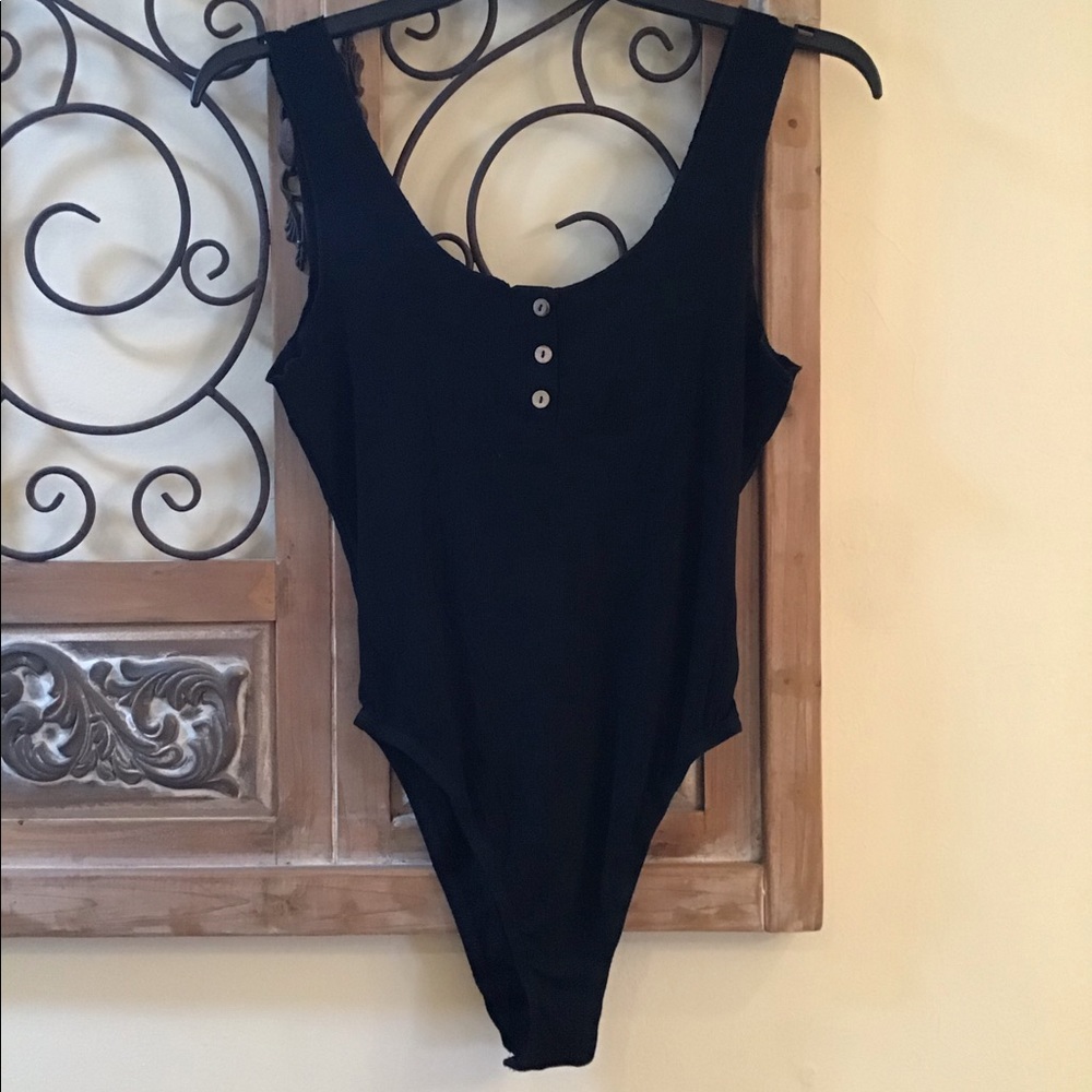 E574 NWOT Zaful Black Bodysuit